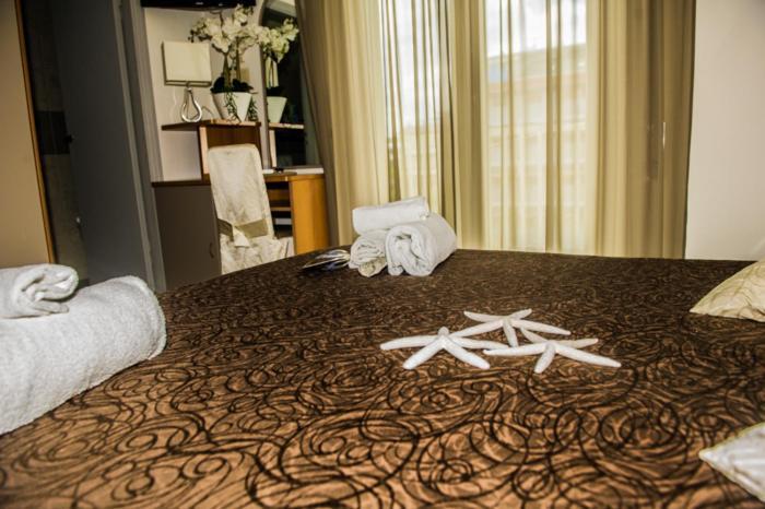 Hotel Ermeti B&B Brunch リッチョーネ エクステリア 写真