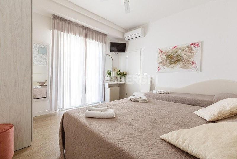 Hotel Ermeti B&B Brunch リッチョーネ エクステリア 写真