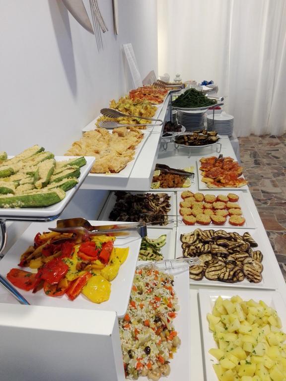 Hotel Ermeti B&B Brunch リッチョーネ エクステリア 写真