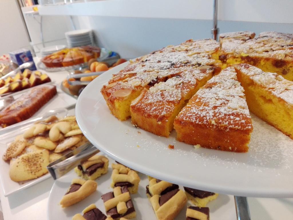 Hotel Ermeti B&B Brunch リッチョーネ エクステリア 写真