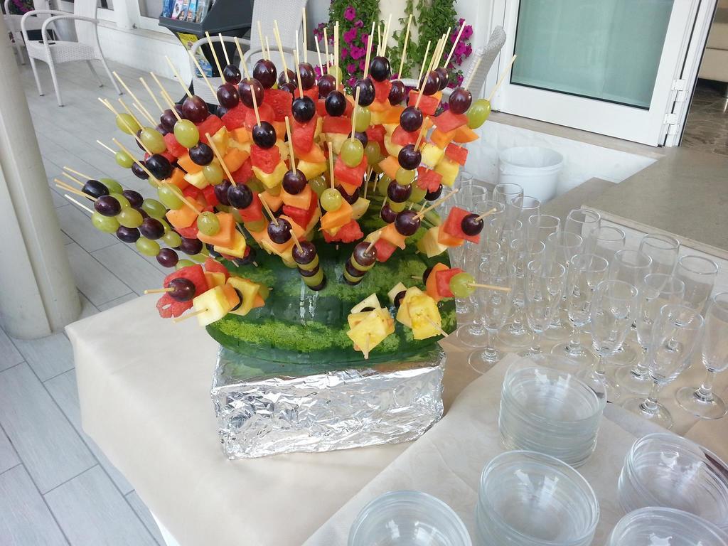 Hotel Ermeti B&B Brunch リッチョーネ エクステリア 写真